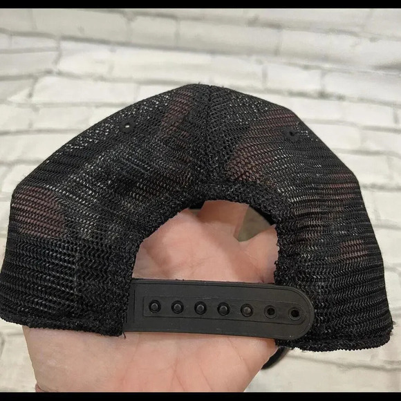 Carolina Gamecocks Camouflage/Black Mesh SnapBack Hat - Picture 2 of 3